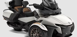 Can-Am Spyder RT Sea-To-Sky 2024 vs Honda GL 1800 Goldwing Tour DCT 2020