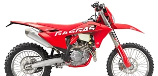 GASGAS EC 250F 2022 vs GASGAS EC 450F 2024 GASGAS EC 250F 2022 vs GASGAS EC 450F 2024