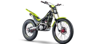 KTM 250 EXC-F 2022 vs Sherco 300 ST Factory Replica 2024 KTM 250 EXC-F 2022 vs Sherco 300 ST Factory Replica 2024
