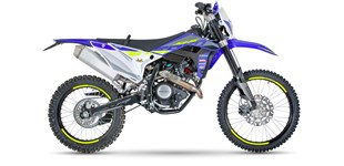 Sherco 125 4-Takt SE Factory RS 2024 vs Beta RR Motard 125 4T LC 2022
