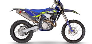 Husqvarna TE 510 2010 vs Sherco 450 SEF Factory 2024