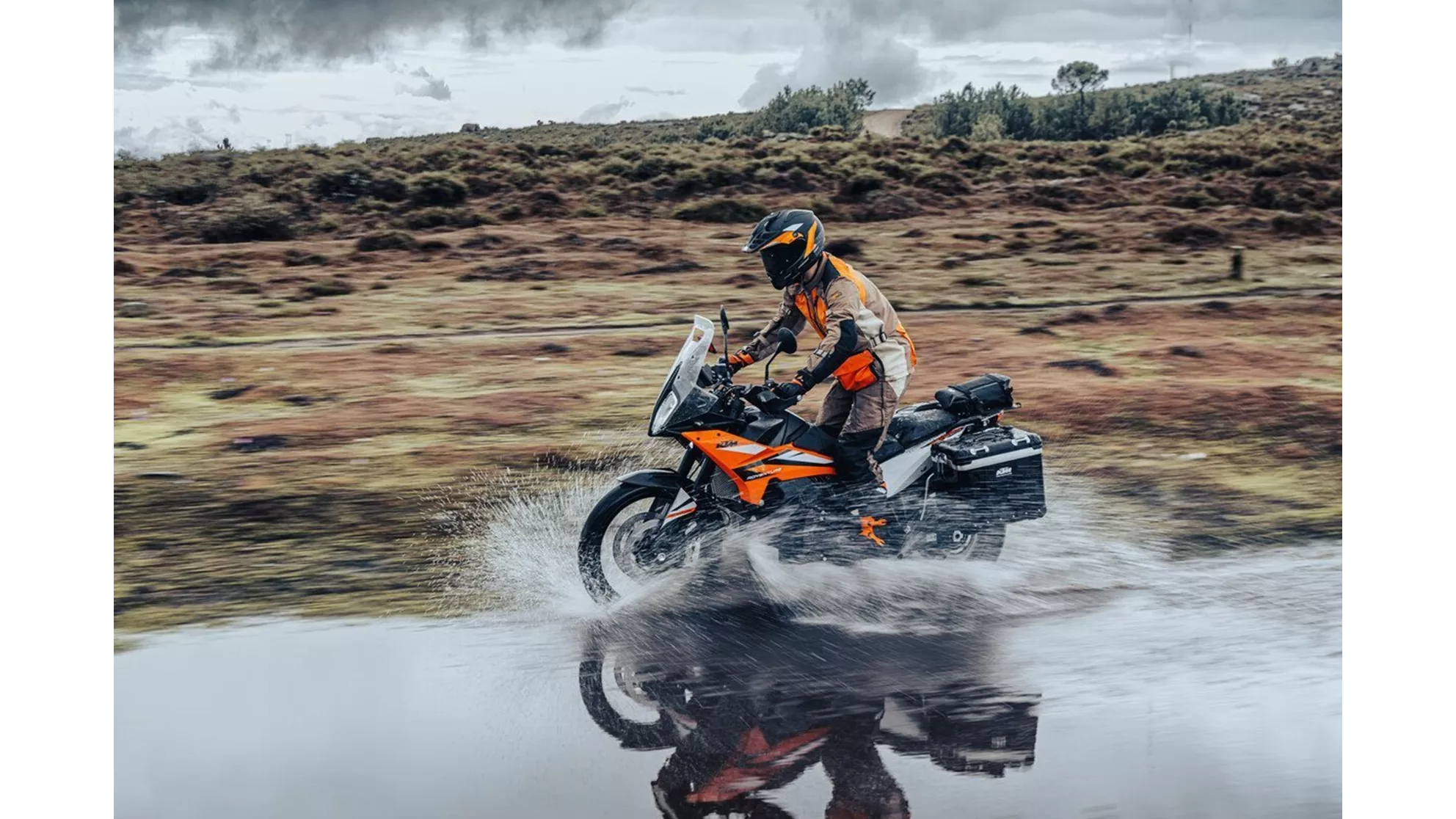 KTM 890 Adventure - Image 11 KTM 890 Adventure - Image 11