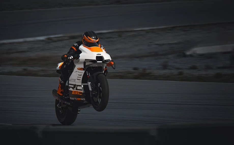 KTM RC 8C Bild 4: KTM RC 8C