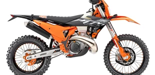 KTM 250 EXC 2016 vs KTM 300 EXC HARDENDURO 2025 KTM 250 EXC 2016 vs KTM 300 EXC HARDENDURO 2025