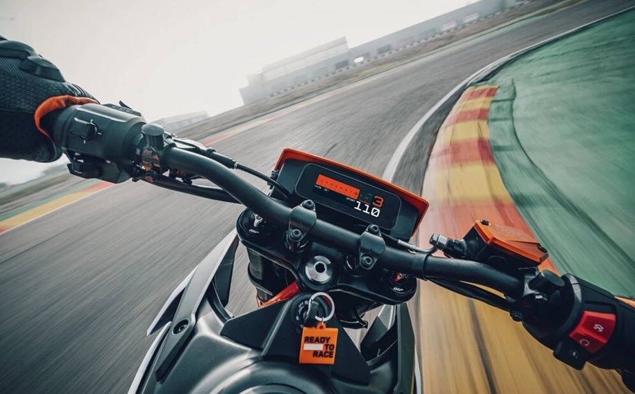 KTM 125 SMC R Bild 4: KTM 125 SMC R