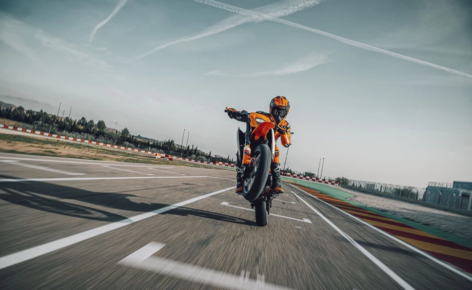 KTM 390 SMC R Bild 2: KTM 390 SMC R