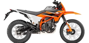 KTM 125 Enduro R 2025 vs Fantic XEF 125 Competition 2021 KTM 125 Enduro R 2025 vs Fantic XEF 125 Competition 2021