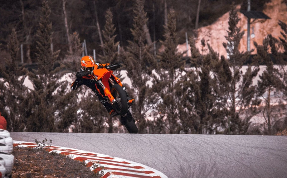 KTM 450 SMR Bild 8: KTM 450 SMR