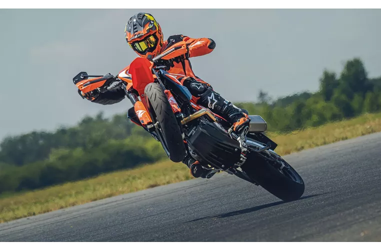 KTM 690 SMC R 2025 KTM 690 SMC R 2025