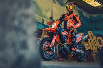 KTM 690 SMC R 2025 - Bild 14