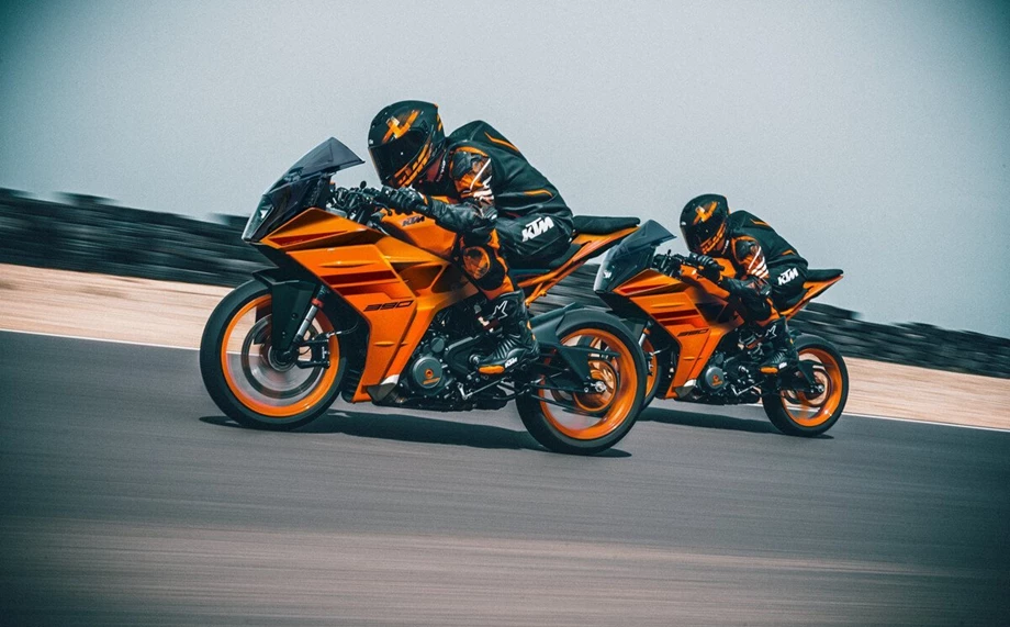 KTM RC 390 Bild 4: KTM RC 390