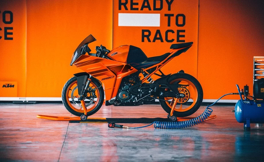 KTM RC 390 Bild 5: KTM RC 390
