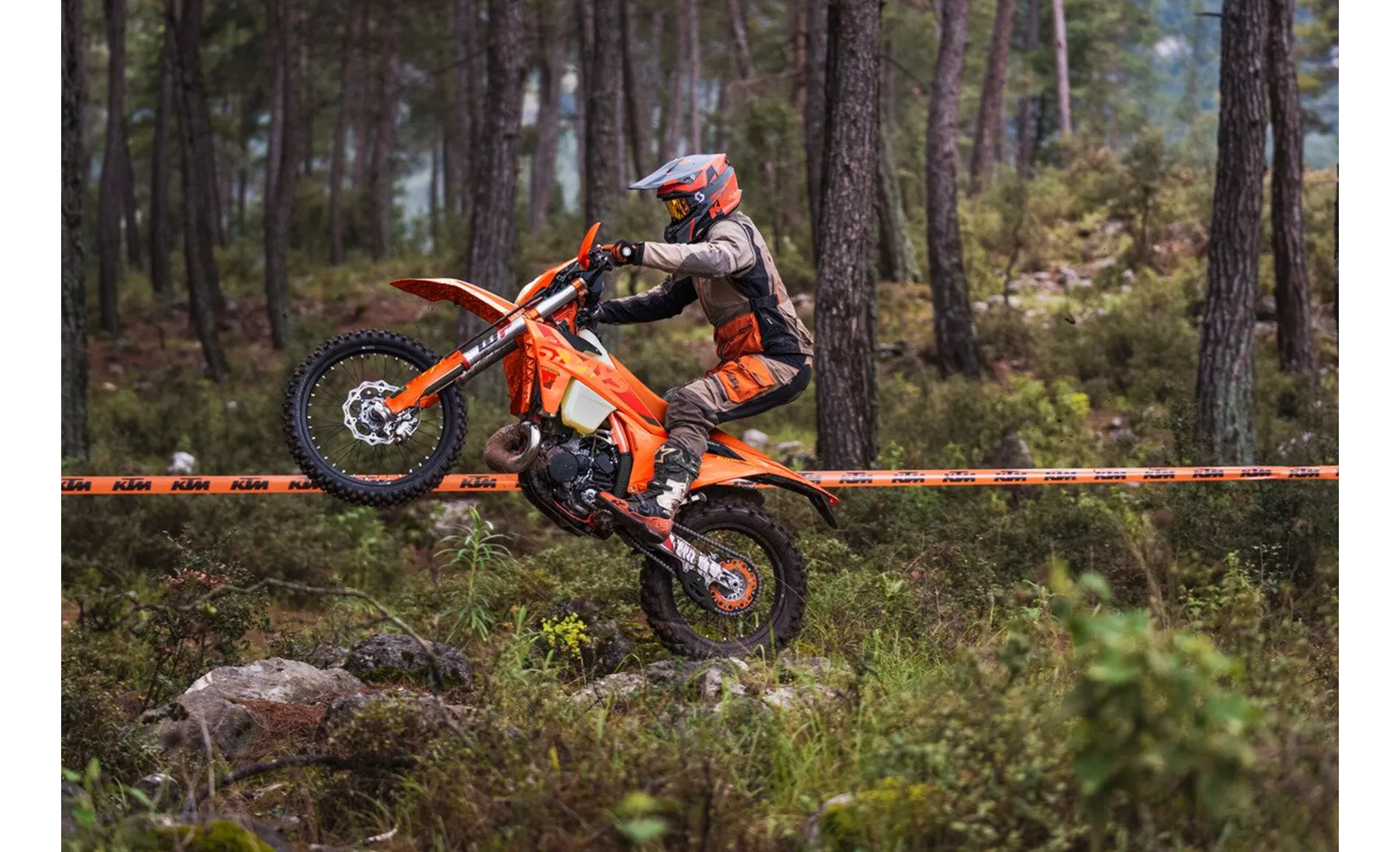 KTM 300 EXC SIX DAYS 2025 KTM 300 EXC SIX DAYS 2025