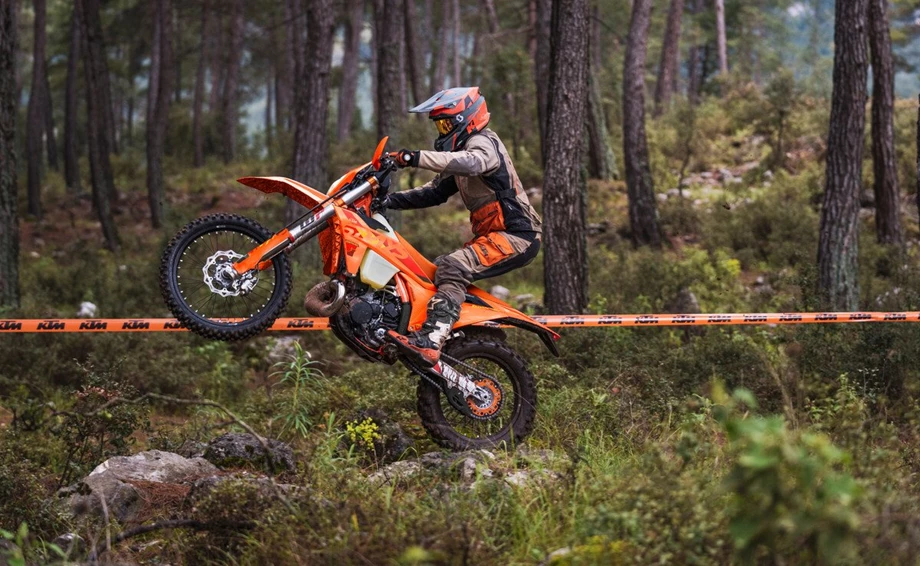 KTM 300 EXC SIX DAYS Bild 2: KTM 300 EXC SIX DAYS