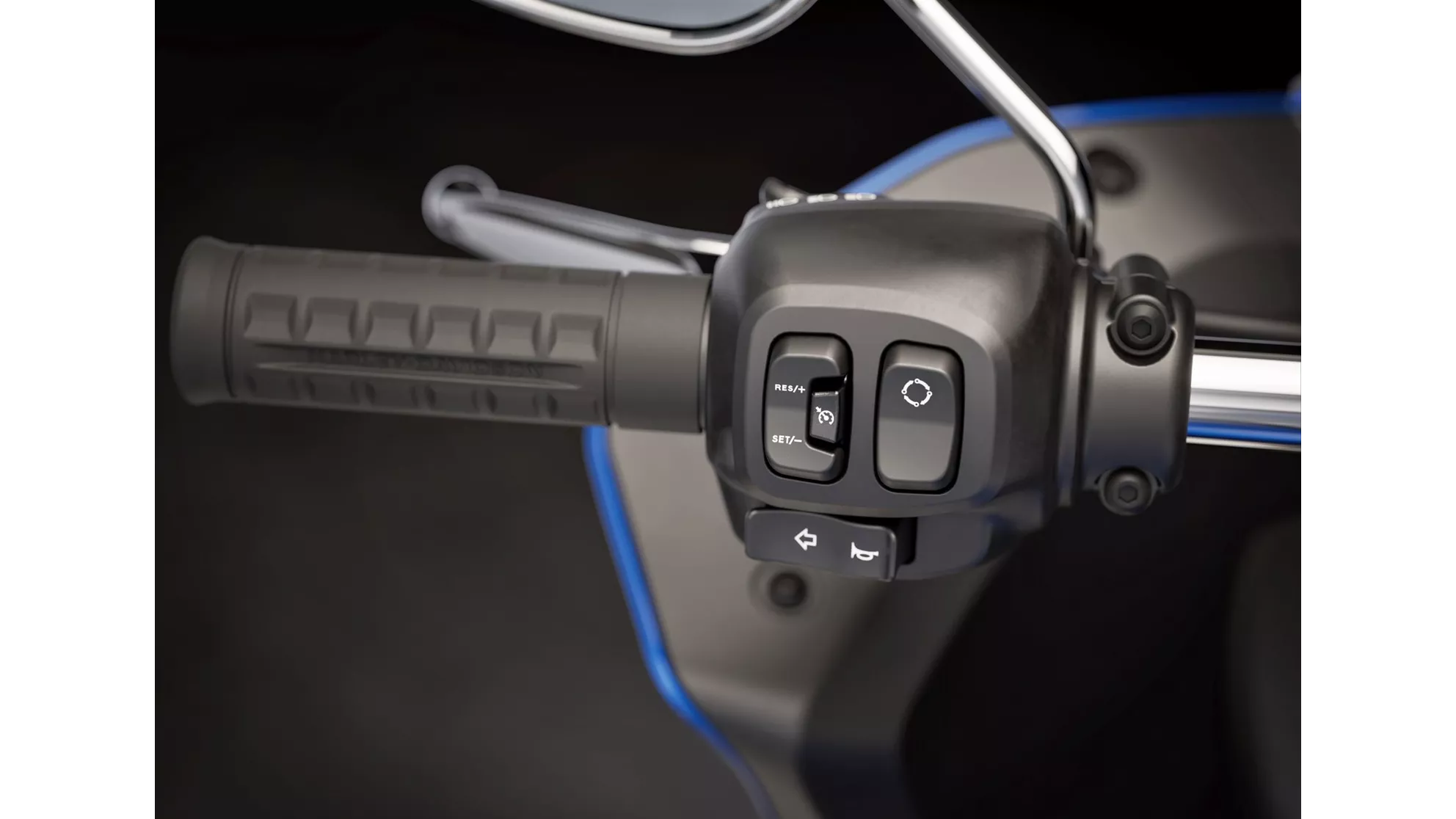 Harley-Davidson Softail Low Rider ST - Image 3 Harley-Davidson Softail Low Rider ST - Image 3