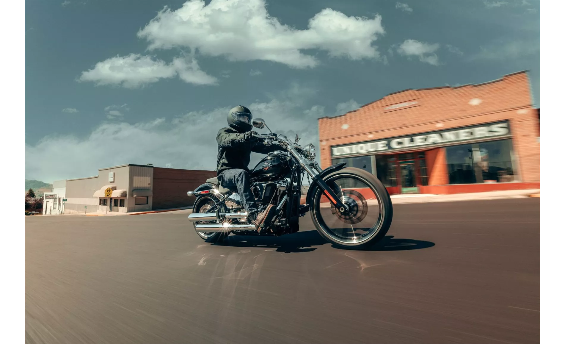 Harley-Davidson Softail Breakout 117 2025 Harley-Davidson Softail Breakout 117 2025