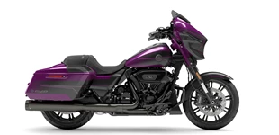 Harley-Davidson CVO Street Glide FLHXSE 2018 vs Harley-Davidson CVO Street Glide FLHXSE 2025 Harley-Davidson CVO Street Glide FLHXSE 2018 vs Harley-Davidson CVO Street Glide FLHXSE 2025