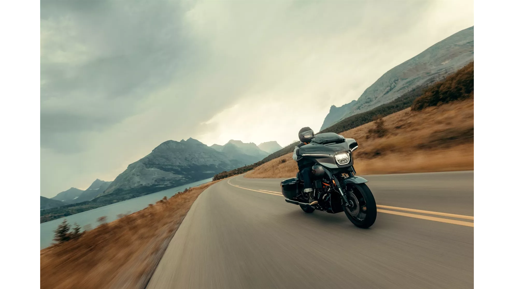 Harley-Davidson CVO Street Glide FLHXSE - Image 1 Harley-Davidson CVO Street Glide FLHXSE - Image 1