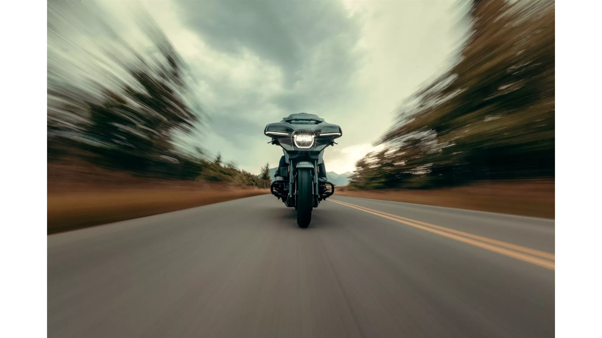 Harley-Davidson CVO Street Glide FLHXSE - Image 6 Harley-Davidson CVO Street Glide FLHXSE - Image 6
