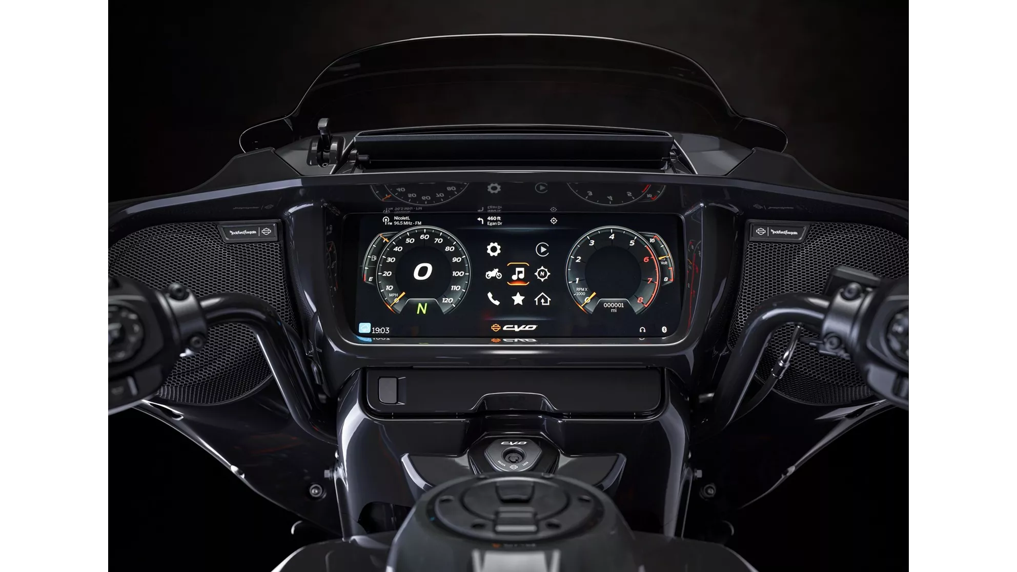 Harley-Davidson CVO Street Glide FLHXSE - Image 9 Harley-Davidson CVO Street Glide FLHXSE - Image 9