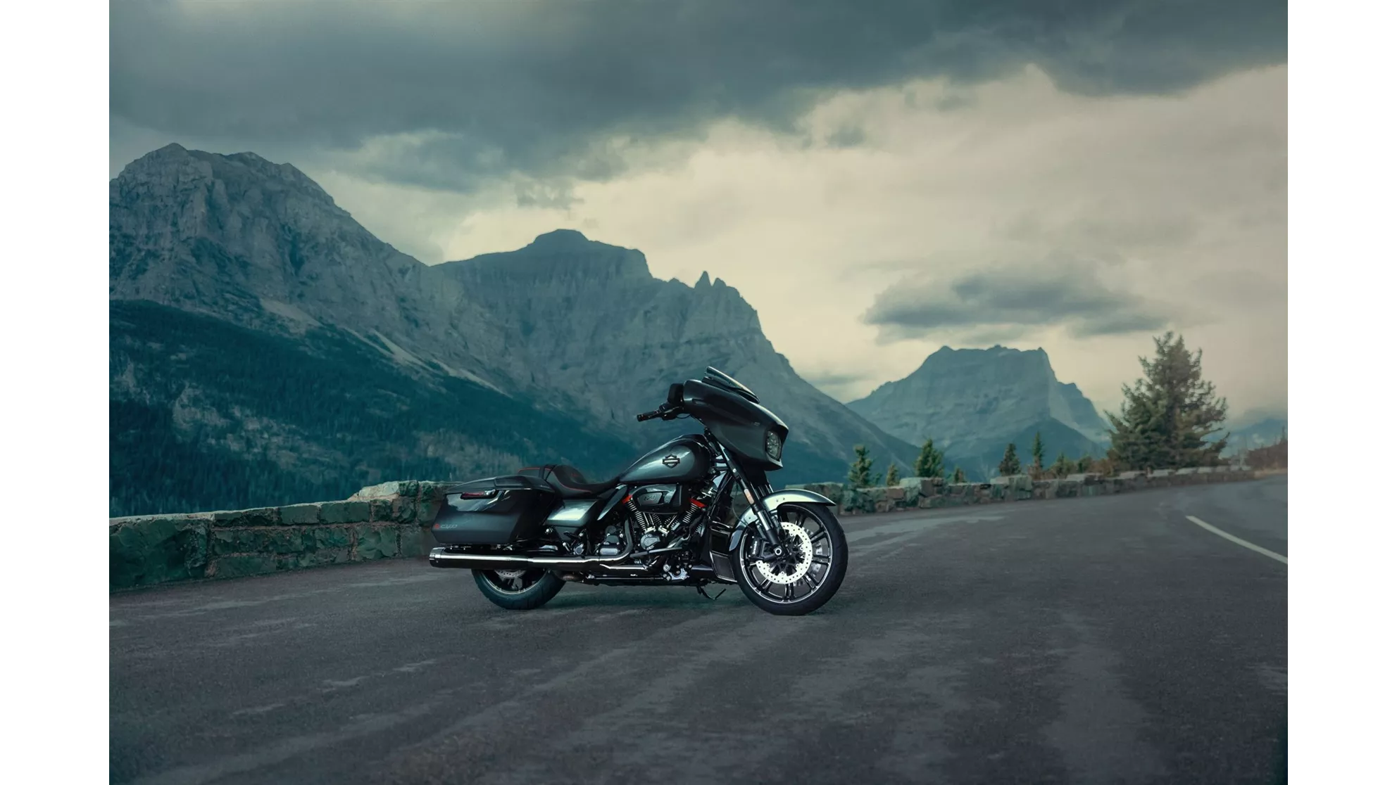 Harley-Davidson CVO Street Glide FLHXSE - Image 10 Harley-Davidson CVO Street Glide FLHXSE - Image 10