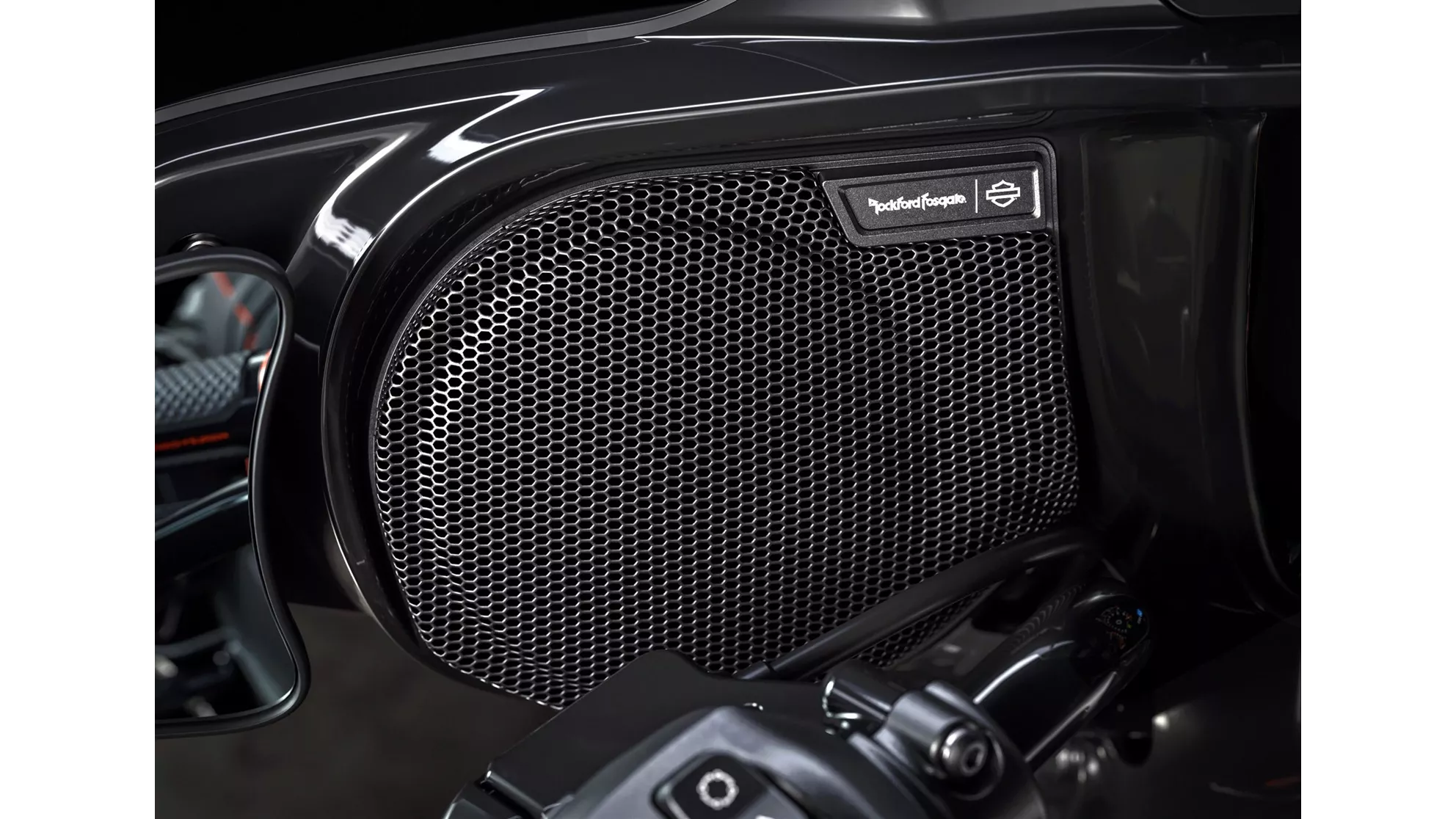 Harley-Davidson CVO Street Glide FLHXSE - Image 14 Harley-Davidson CVO Street Glide FLHXSE - Image 14