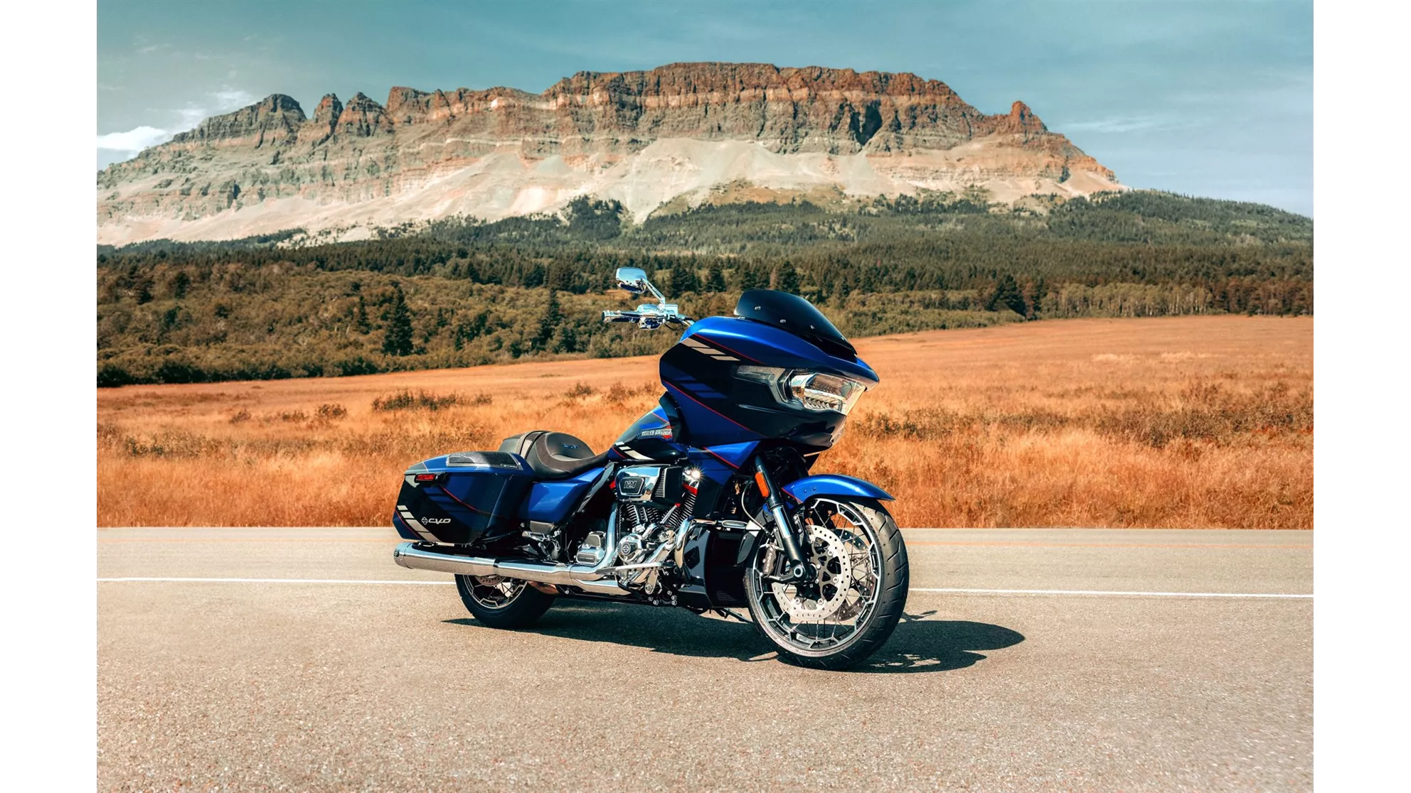 Harley-Davidson CVO Road Glide FLTRXSE - Image 2 Harley-Davidson CVO Road Glide FLTRXSE - Image 2