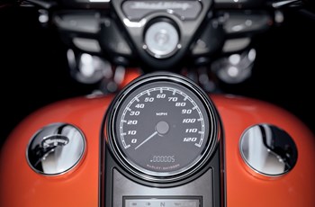 Harley-Davidson Touring Road King Special FLHRXS 2025 - Bild 12