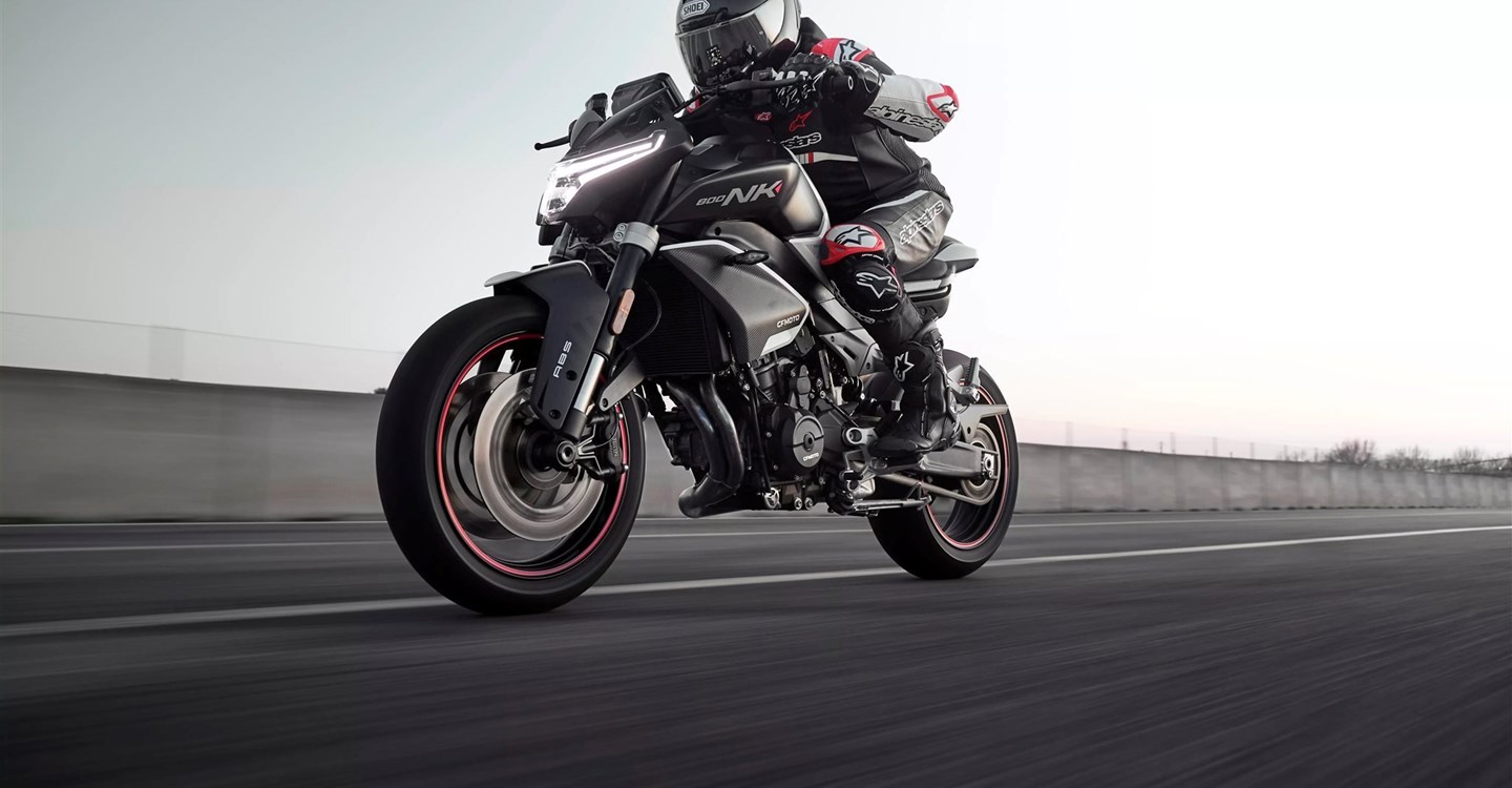 CFMOTO 800NK Sport
