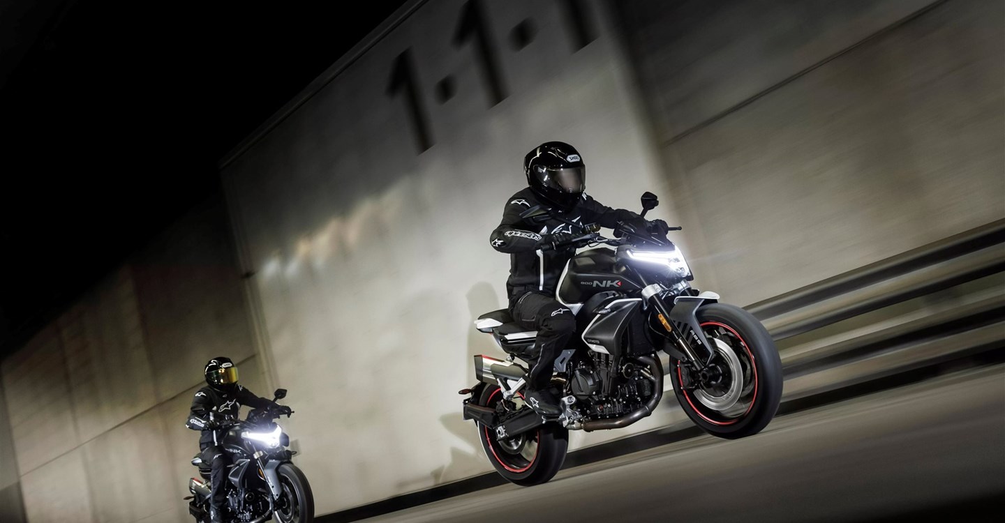 CFMOTO 800NK Sport