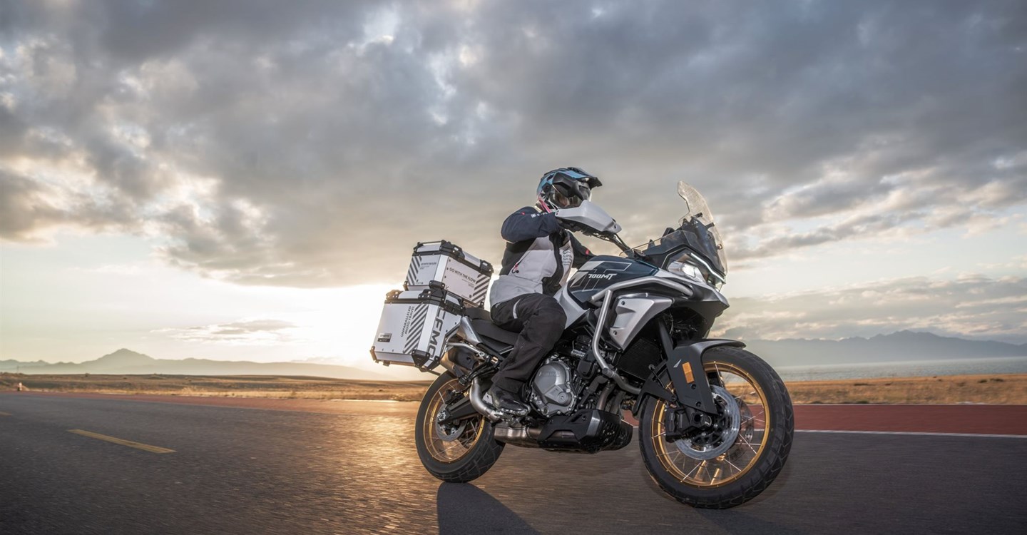 CFMOTO 700MT