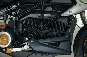 Zero SR/F 2025 - Bild 5 Zero SR/F 2025 - Bild 5