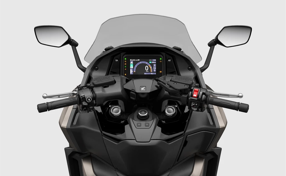 Honda Forza 750 Bild 12: Honda Forza 750