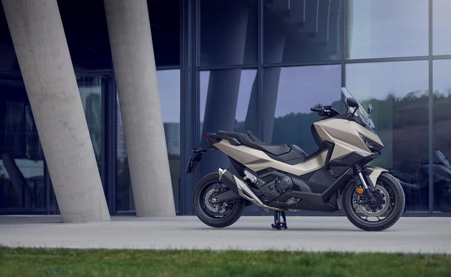 Honda Forza 750 Bild 16: Honda Forza 750