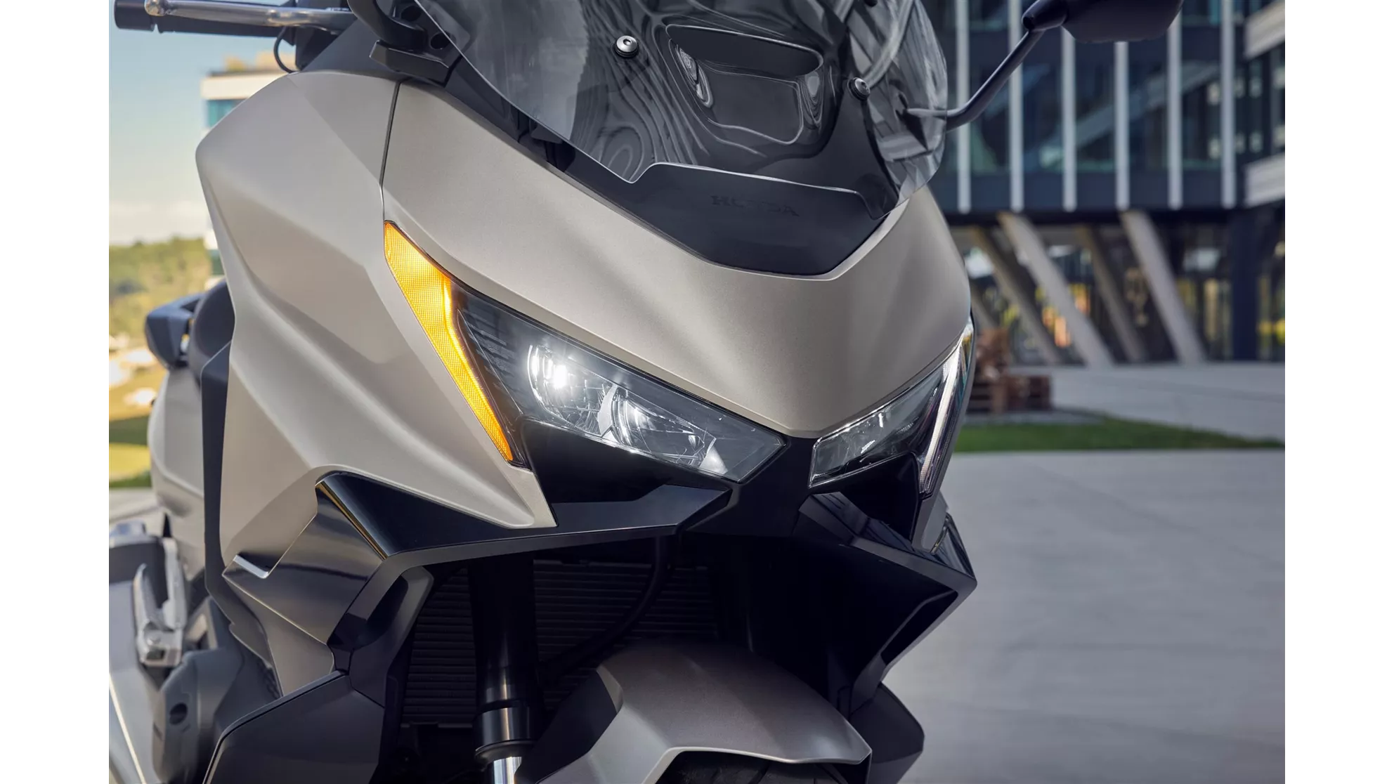 Honda Forza 750 - Image 16 Honda Forza 750 - Image 16