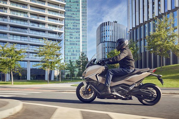 Honda Forza 750 () - Bild 4