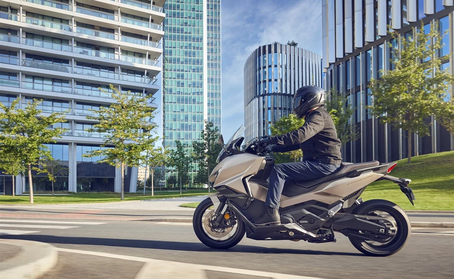 Honda Forza 750 Bild 4: Honda Forza 750