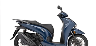 Kawasaki J300 2020 vs Honda SH350i 2025 Kawasaki J300 2020 vs Honda SH350i 2025
