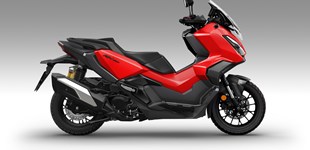 Vespa GTS 310 SuperSport 2025 vs Honda ADV350 2025