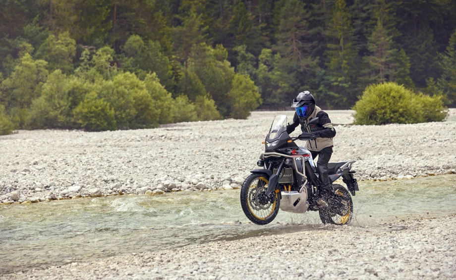 Honda XL750 Transalp Bild 18: Honda XL750 Transalp