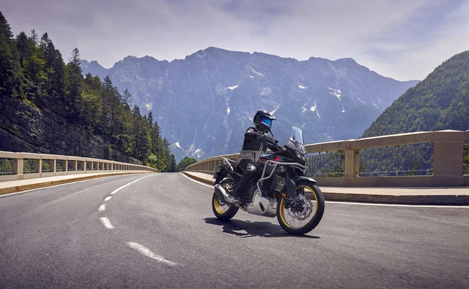 Honda XL750 Transalp Bild 19: Honda XL750 Transalp