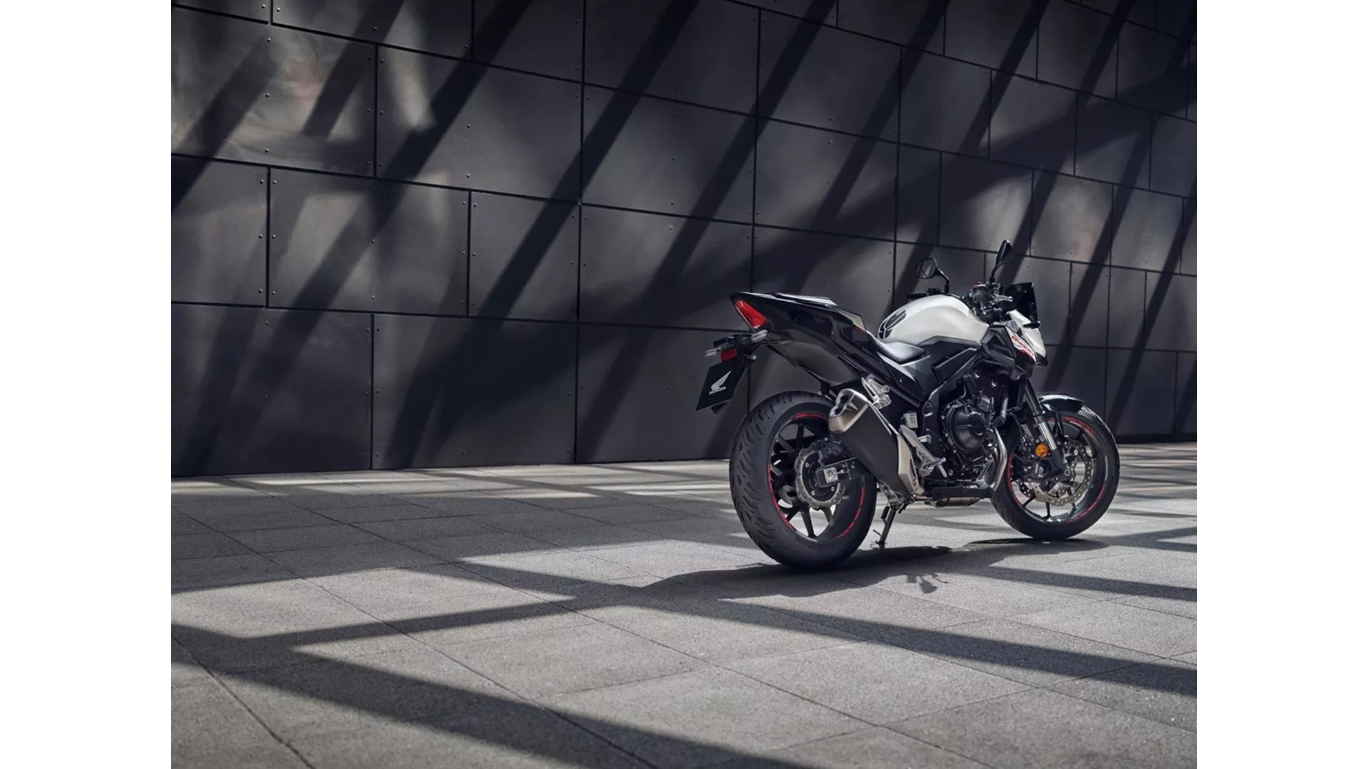 Honda CB500 Hornet - Image 15 Honda CB500 Hornet - Image 15