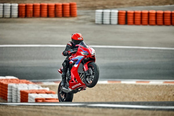 Honda CBR650R E-Clutch () - Bild 2