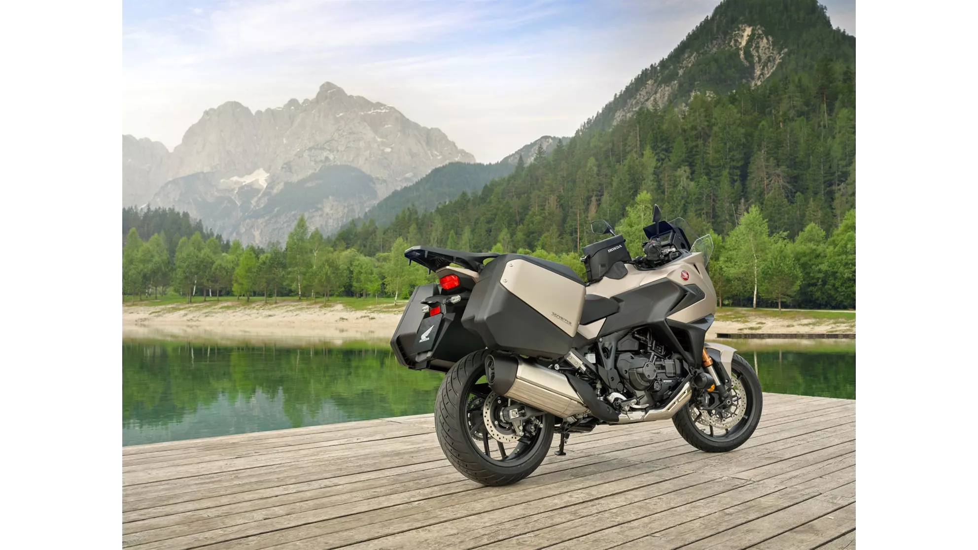 Honda NT1100 DCT Electronic Suspension 2025 - Image 106 Honda NT1100 DCT Electronic Suspension 2025 - Image 106