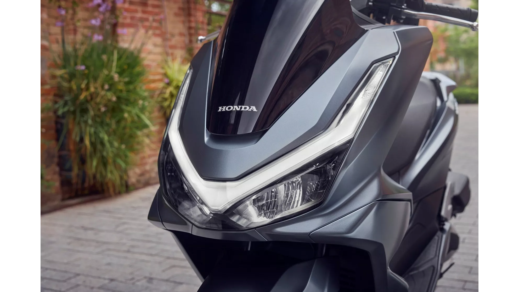 Honda PCX125 DX - Image 11 Honda PCX125 DX - Image 11