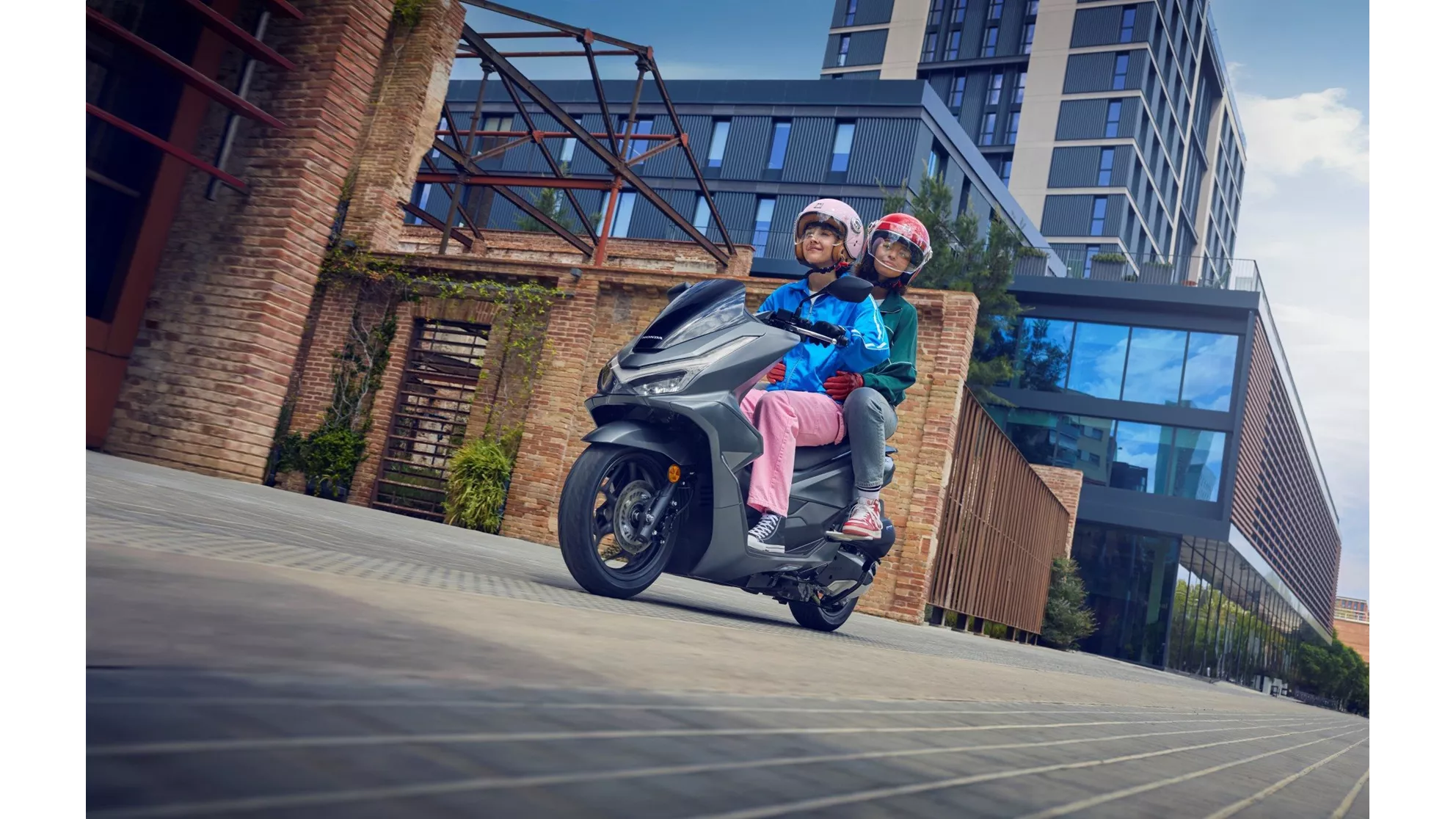 Honda PCX125 DX - Image 12 Honda PCX125 DX - Image 12