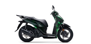 Vespa GTS 125 Super 2025 vs Honda SH125i 2025