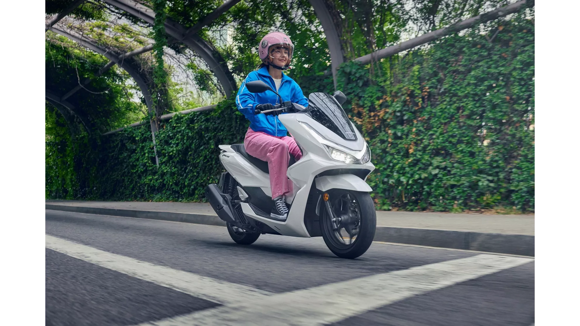 Honda PCX125 - Image 1 Honda PCX125 - Image 1