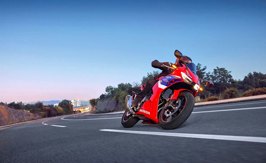 Honda CBR500R Bild 2: Honda CBR500R