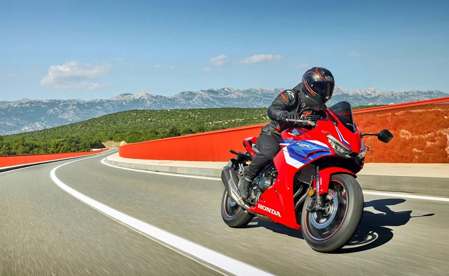 Honda CBR500R Bild 12: Honda CBR500R